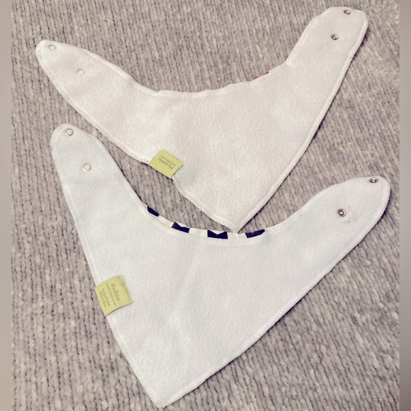 KeaBabies Organic Cotton Baby Drool Bibs, set of 2, kisses, lips, chevron - Picture 3 of 3